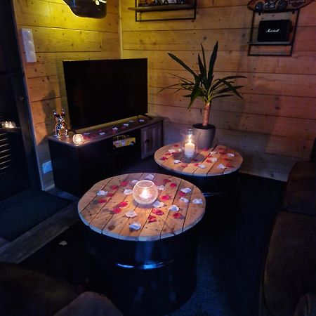 Chalet Industriel Avec Filet Et Spa Sorigny Exteriör bild